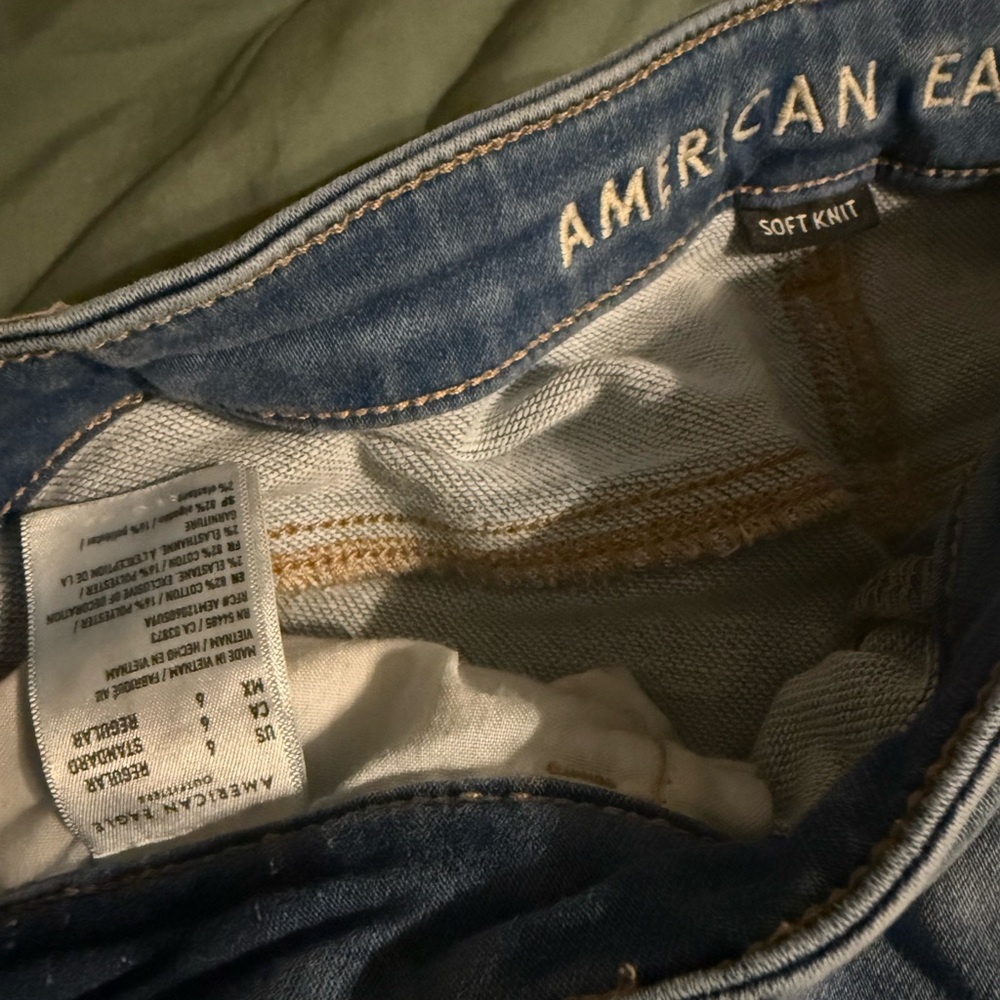 American Eagle Outfitters Classic Blue Jeans